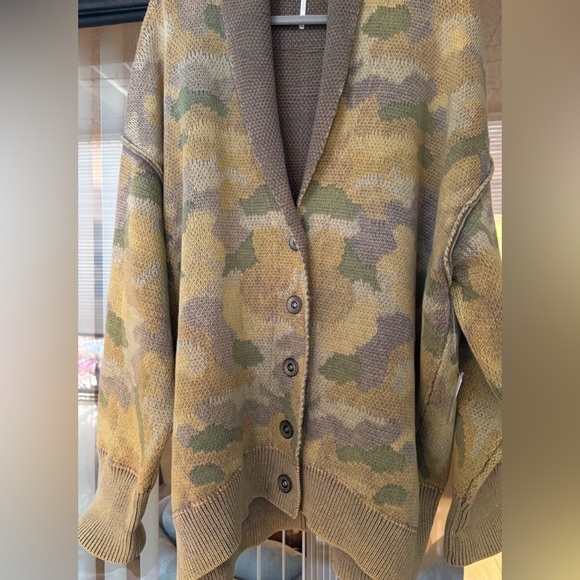 Free People Chamomile Pattern Cardi in Army Combo!🌟 - Picture 13 of 16